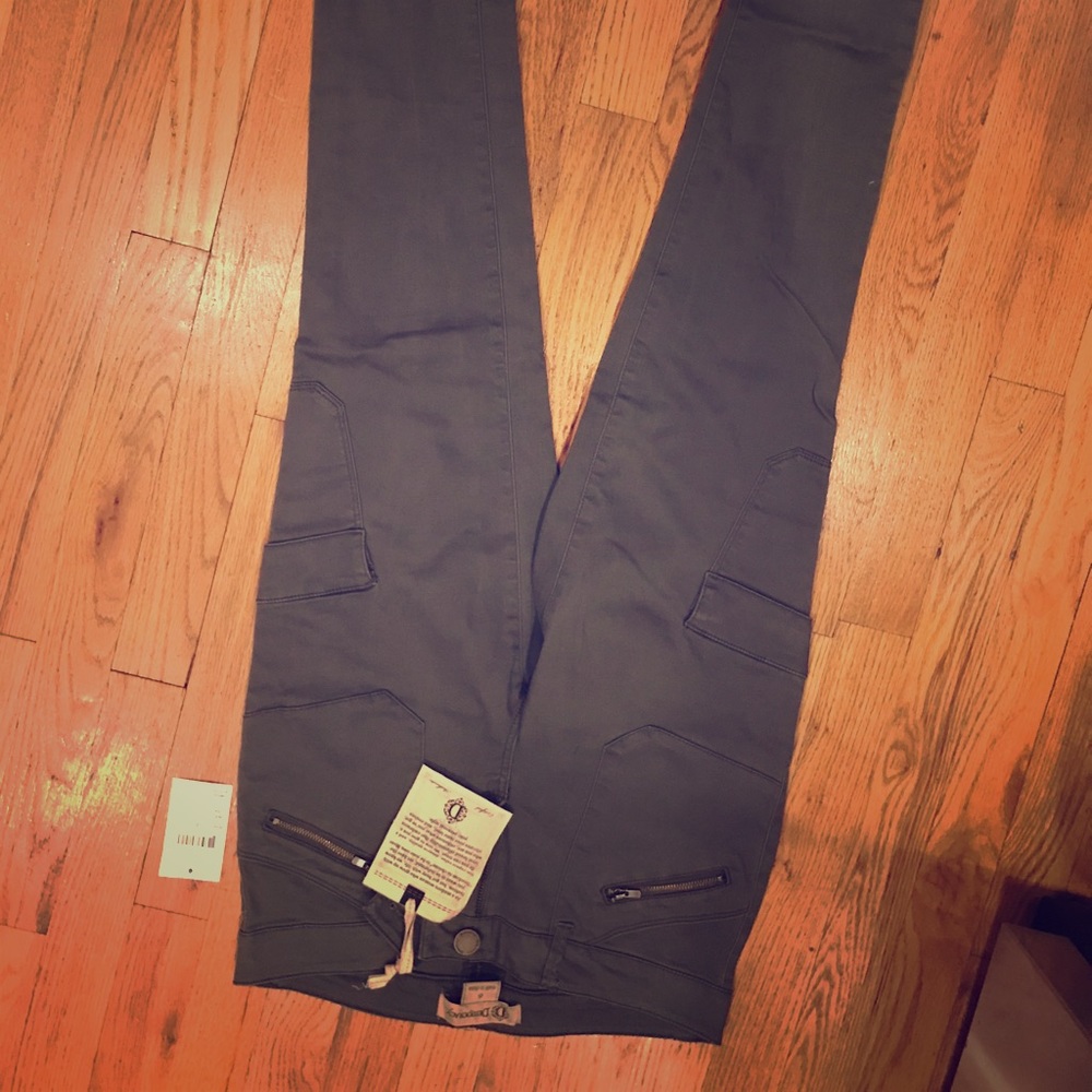Olive jeans